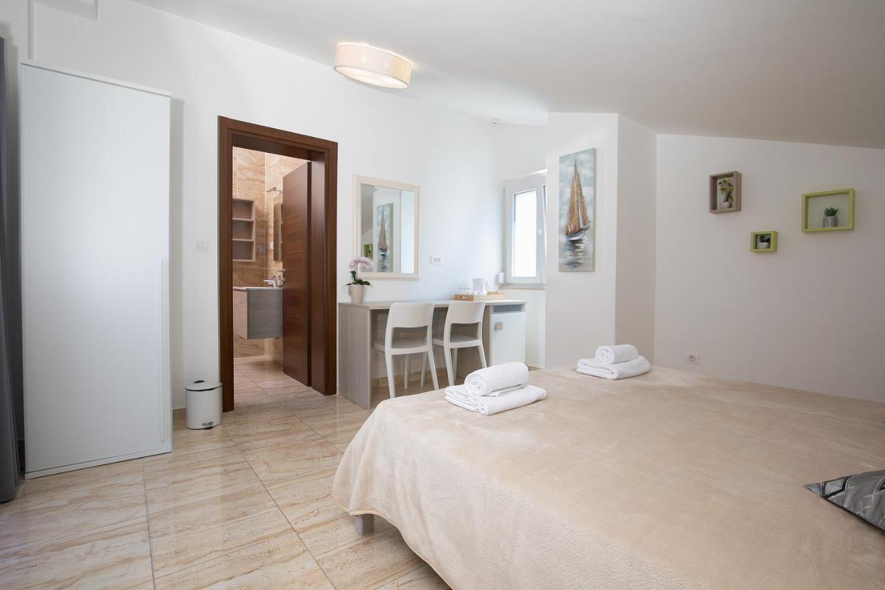 Nina Apartment